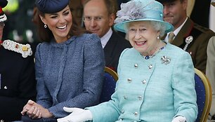 Catherine karalienei Elizabeth padovanos proanūkį. Vieną karalienė jau turi.