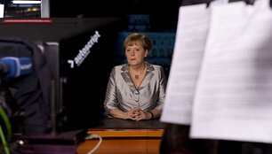 Televizija sekmadienį transliavo Angelos Merkel naujametinę kalbą.