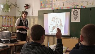Rusijos mokytojoms ketinama įvesti aprangos kodą.
