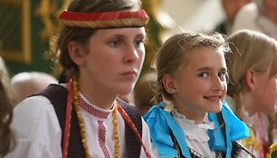 Mažiausieji koncerto &bdquo;Skambėkite, kanklės&ldquo; atlikėjai. 