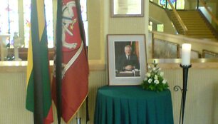 Seime pagerbiamas A.Brazausko atminimas.