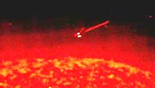 Naujas neatpažintas skraidantis objektas, kurį užfiksavo NASA zondas SOHO. 
