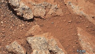 Naujose i&scaron; Marso atkeliavusiose nuotraukose &ndash; užuominos apie tai, kad planetos pavir&scaron;iuje galėjo tekėti vanduo. 