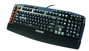 Naujoji &bdquo;Logitech G710+&ldquo; mechaninė klaviatūra i&scaron;siskiria akimirksniu į spustelėjimą reaguojančiais klavi&scaron;ais su dviejų zonų ap&scaron;vietimu.