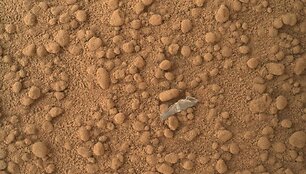 &bdquo;Curiosity&ldquo; Marse rado leidimosi metu nuo jo atitrūkusį polietileno gabalėlį.