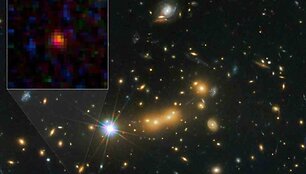 Už maždaug 13,3 mlrd. &scaron;viesmečių nuo Žemės esanti galaktika &bdquo;MACS0647-JD&ldquo; (padidinta) &ndash; kol kas tolimiausias astronomų užfiksuotas objektas visatoje. 