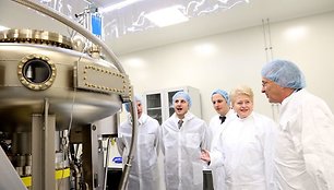 Lazerinių technologijų įmonės „Brolis Semiconductors“ atidaryme dalyvavo Lietuvos prezidentė Dalia Grybauskaitė. 