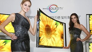 &bdquo;Samsung&ldquo; pristatė lenktą OLED televizorių