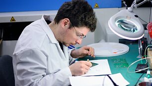 Vilniaus universiteto (VU) ekspertų komisija teigiamai įvertino palydovo &bdquo;LituanicaSAT-1&ldquo; esamą projekto stadiją.