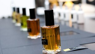 Savo kurtų kvapų liniją Aistis Mickevičius pavadino &bdquo;FUMparFUM&ldquo;.