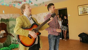 Akcijos &bdquo;Skaitymas balsu Lietuvos vaikų globos namuose&ldquo; metu skambėjo ir dainos.
