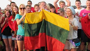 Lietuviai festivalyje &bdquo;Heineken Open&lsquo;er&ldquo; giedojo Lietuvos himną