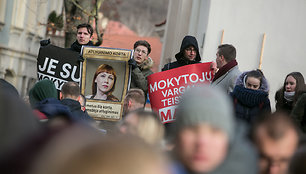 Moksleivių protestas prie ŠMM