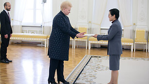Dalia Grybauskaitė ir Mira Sun
