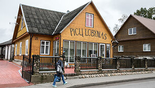 Rudi&scaron;kių picerijoje picos kepa krosnyje