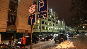 Automobilių stovėjimo vietos
