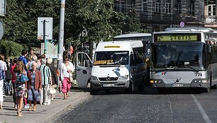 Autobusų ir troleibusų keleiviams tenka prisitaikyti prie naujų važinėjimo po Vilnių ypatumų