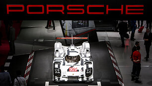 &bdquo;Porsche&ldquo; stendas Paryžiuje