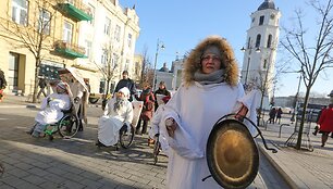 Lietuvos neįgaliųjų forumas surengė krizės eitynes.