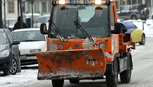 Be pertraukų dirbantis sniego valytuvas