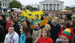 Lietuvos krep&scaron;inio sirgaliai Rotu&scaron;ės aik&scaron;teje
