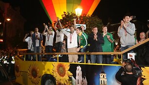 Sirgaliai Rotu&scaron;ės aik&scaron;tėje kar&scaron;tai pasitiko krep&scaron;ininkus