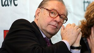 Filmo kooprodiuseris Krzystofas Zanussi