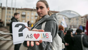 &Scaron;alies medikai susitiko mitinge prie Seimo