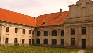 &bdquo;Vienuolyno kiemas&ldquo;