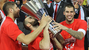 Acie Law, Vassilis Spanoulis ir Georgios Printezis