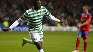 „Celtic“ futbolininkas Victoras Wanyama džiaugiasi įvarčiu.