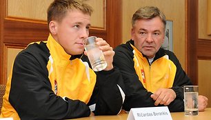 Lietuvos rinktinės lyderis R.Berankis ir treneris R.Balžekas