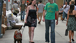 Anne Hathaway su broliu