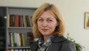 Anot A.Razmienės, oro tar&scaron;a &scaron;alia mokyklos nevir&scaron;ija leistinų normų, tad baimintis nėra ko.