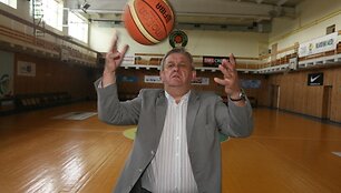 Reforma, kurios taip baiminosi Vilniaus krep&scaron;inio mokyklos direktorius A.Naru&scaron;evičius, kol kas nebus pradėta.