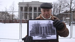 J.Burokas (nuotr.) įsitikinęs, kad skulptūrą „Žinia“ K.Patamsis sukūrė kaip paminklą Lietuvos nepriklausomybei, todėl skverelis Nepriklausomybės aikštėje jai puikiai tiks.