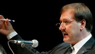 A&scaron;tuonis narius Vilniaus taryboje turinčios Darbo partijos vedlys ėmėsi diriguoti Vilniaus valdžiai.