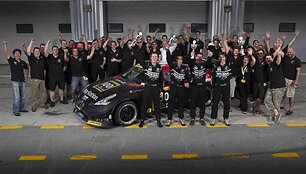 &bdquo;Nissan Playstation GT Accademy&ldquo; absolventų pasirodymas Dubajaus lenktynėse