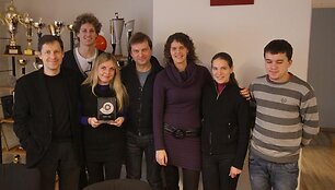 &bdquo;Promo Events&ldquo; kolektyvas su &bdquo;Metų autosporto įvykis 2011&ldquo; apdovanojimu rankose