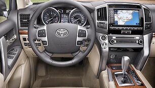 2012-ųjų &bdquo;Toyota Land Cruiser V8&ldquo;