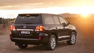 2012-ųjų &bdquo;Toyota Land Cruiser V8&ldquo;