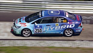 „Honda Civic Hybrid“ parengtas 24h lenktynėms