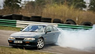 &bdquo;Fast Lap&ldquo;: lenktynės ir &scaron;ventė mėgstantiems automobilius - viename