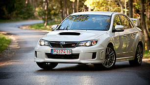 &bdquo;Subaru STI&ldquo; sedanas jau Lietuvoje