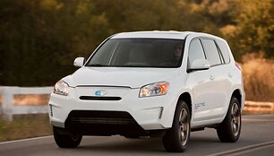 &bdquo;Toyota RAV-4&ldquo; elektromobilis su &bdquo;Tesla&ldquo; inžinerija