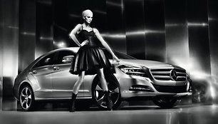 Karolina Kurkova ir „Mercedes-Benz CLS“