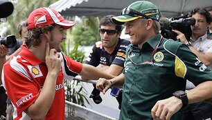 Malaizijos GP: trasoje konkurentai, už trasos &ndash; draugai