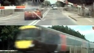 Nuo policijos bėgantis vairuotojas vos i&scaron;vengė susidūrimo su 120 tonų traukiniu