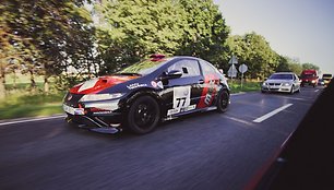 „Helios Sport“ komandos „Honda Civic Type-R“. Su „Porsche“ stabdžiais!