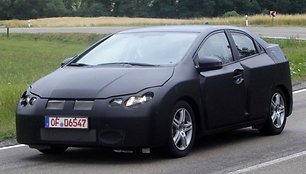 Po maskuotėmis slepiasi naujas „Honda Civic“ 